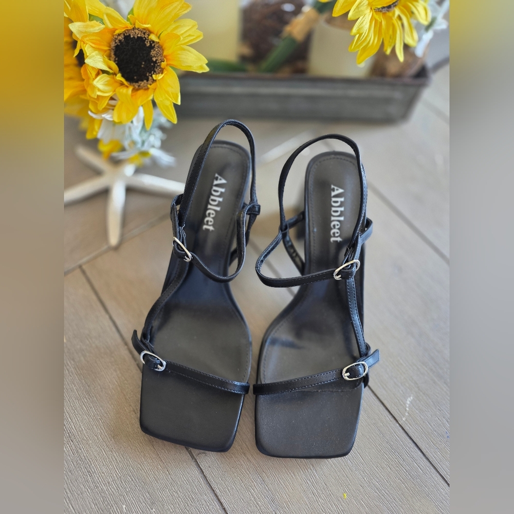 Women's Black Strappy heels